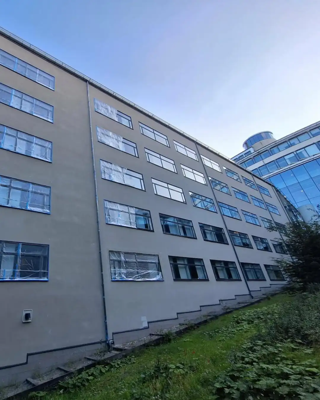 Hem 8 Fasadklättrare Stockholm arbetar med rope access på fastighet